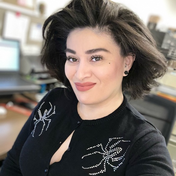 Meet your Posher, Janie - Picture 1 of 2